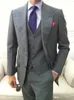 Высокое качество две кнопки серый смокинги жениха пика отворотом жениха лучшие мужские костюмы мужские свадебные костюмы (куртка + брюки + жилет + галстук) 438