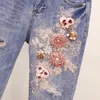 Été femmes ensemble mode broderie paillettes 3D fleur à manches courtes T-shirt trous jean deux pièces ensemble printemps décontracté dames Suit1