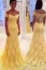 Żółta koronka Syrenka Prom Dresses Off Shoulder Illusion Powrót Sweep Pociąg Vestido De Fiesta Długie Formalne Party Dresses Vestidos