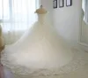 Off-the-shoulder korte mouwen luxe trouwjurken lange sleep tule applique kralen baljurken lace-up witte vintage echte jurk