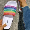 Sommer Hausschuhe Frauen Glänzende Regenbogen Außerhalb Rutsche Lustige Lippen Kristall Flache Sandalen Hausschuhe Strand Rutschen Casual Plus Größe 36-43