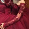 2020 Nuovo abito da ballo bordeaux Abiti stile Quinceanera con spalle scoperte Maniche lunghe Applicazioni in pizzo Perline Dolce 16 Tulle Abiti da sera taglie forti