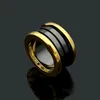 Högkvalitativ Wed Ring Luxury Titanium Steel Rings Black and White Ceramic Men and Women Designer Jewelry Gift