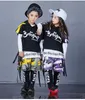 4 stycken Ny modetryck coola pojkar flickor kläder set bomull tshirt hip hop dance byxor sportkläder passar barn outfits6421077