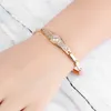 Iced Out Charm Steel Diamond Geometrisk Klocka 18k Guld Lyx Generös Hip Pop Designer för Women Girls Anniversary Surprise Bracelet Presenter