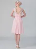 Op maat gemaakte vintage stijl een lijn kapmouw kant korte bruidsmeisjekleding knielengte roze chiffon bruiloft receptie jurken geplooid