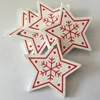 Kerst Houten Hanger 10 stks / partij Wit Rood Houten Kerstboom Ornament Angel Snow Bell Eland Star Christmas Decorations voor thuis