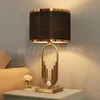 Americano Retro Luz Luxo Personalidade Metal Table Lamp Nordic Minimalista Design Moda Mesa Lâmpadas Iluminação Luz para sala de estar Quarto