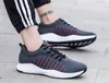 2020 Cheap one Homens Outdoor Wearable respirável Casual Sneakers Sneakers clássico malha leve Selvagem Com Box