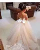 2019 Princesa Barato Adorável Bonito Tulle Applique Flor Menina Vestidos Daughter Criança Mangas Compridas Bonitos Crianças Primeira Comunhão Santamente Vestido