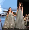 Nakış Çiçek Kız Elbise Düğün İçin Dantel Spagetti Sevimli Küçük Kızlar Pageant Elbise Katmanlı Etekler İlk Komünyon Törenlerinde