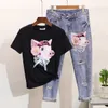 2019 Sommar Kvinnor Beading Cartoon Pig T Shirts Jeans Passar Casual Short Sleeve Sequins Tshirt + Kalvlängd Hål Denim Byxor Set