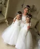 2019 kostenloser Versand Prinzessin billige Spitze Blumenmädchenkleider Kleinkind lange Ärmel hübsche Kinder Erstkommunion Kleid