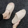 Ultime Slides Men 2020 Fashion Summer Pantofole per uomo Soft Outside Mens Slipper Shoes Beach Shoes Open Toe Sandali Donne