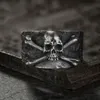 Herren-Edelstahl-Ring im Vintage-Stil, gekreuzte Knochen, Totenkopf, feine Details, Punk-Biker-Schmuck, Geschenk