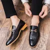 Venta caliente: hombres hechos a mano Oxfords zapatos de cuero puntiagudos vestido de novia mocasines zapatos de negocios para hombre formal