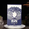 Lazer Kesilmiş Düğün Davetiyeleri Fildişi Cep Kart Ağaçları Kuğu Çiçekler Düğün Davetiyesi Zarflarla BW-I0052