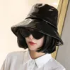 Zima Nowe Kobiety Hiphop Hat PU Leather Hat Reversible Wiadro Caps Solid Color Caps Kobieta Gorros