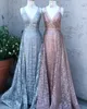 Sparkle Pailletten Prom Jurken 2020 Diepe V-hals Overskirt Champagne Rose Gold Pageant Jurk Echte afbeelding Sweep Train Mouwloos 2k20 Open V Back