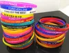 Lots en vrac 100pcs Top Design Charme coloré FOREVER Bracelets en silicone Bracelets de sport en caoutchouc Hommes Femmes Jouets Bracelets Anniversaire Noël212H