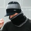 Cappelli, sciarpe guanti set uomo inverno cappello caldo maglia visiera beanie in pile fiancheggiata con tappo corrimico spesso ad escursionismo ad escursione all'aperto unisex