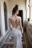 2019 Nova Berta Vestidos de Noiva Sereia Querida Mangas Compridas Lace Appliqued Pérolas Sweep Trem vestido de Noiva Vestido de Noiva Custom Made BC6