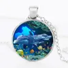 Europeisk och amerikansk utrikeshandel smycken kreativ tid pärla halsband 3d dolphin glas hängsmycke dan336 mix order hängande halsband