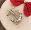 Mode-nouvelles dames avec bijoux broche pendentif perle diamant personnalité de la mode pirate ancre broche A6128