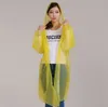 Mode chaud jetable PE imperméables Poncho vêtements de pluie voyage manteau de pluie vêtements de pluie cadeaux couleurs mélangées J40