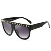Fashion Designer grande telaio rivetto occhiali da sole vintage a forma di annata a forma di hip hop occhiali da sole femminili UV400 accessori