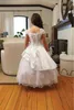 Rendas Flor Menina Vestidos de Casamento Bordado Cetim Ruffle Tulle Lace up Corset Voltar Frisada Organza Cap Mangas Longa Comunhão Vestido