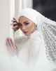 فساتين الزفاف الإسلامية الحديثة دانتيل طويل الأكمام عالي الياقات السعودية الزفاف العربية مع حجاب الحجاب