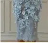 Sexy kurze schulterfreie Blumen-Abschlussballkleider in Hellhimmelblau 2022, Tee-Länge, herzförmiger Spitzenapplikation, Perlenkorsett, Cocktailpartykleid