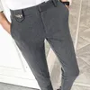 2019 Nya Mäns Mode Business Casual Feet Pants Stjärntillbehör Vild Självodling Trend British Wind Overells Byxor