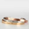 Mode gepersonaliseerde roestvrijstalen graveren voor zij inspirerende manchet armband charm zilver / goud / rose gouden armband geschenk