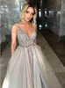 2021 Zilver Sexy Open Back Prom Jurken Diepe V-hals Banden Lange Tulle Sparkly Beading Slit Prom Gowns A-Line Sexy Formele Avondjurk