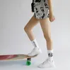 Calzini da skateboard con stampa Fashion-Goku Calzini moda da uomo e donna streetwear sopra la caviglia Calzini da cartone animato per amanti delle calze in misto cotone