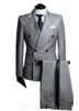 Yeni çift göğüslü yan havalandırma açık gri damat smokin pik yaka damatçları erkek düğün smokin taksi (ceket+pantolon) 710