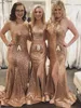 Bling Sequins Gold Bridesmaid Dresses Halter Blandad Style Mermaid Country Maid of Honor Dresses Plus Storlek Slits Prom Party Gowns Billiga 2019