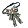 Frauen Große Schleife Plaid Fliege Brosche mit Vintage Kreuz Zubehör Band Schleife Brosche Anzug Anstecknadel für Geschenk Party