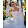 Modest Organza Tiered 2019 Bröllopsklänningar Brudkula Ruched Sweetheart Plus Size Cascading Ruffles Vestido de Novia Ärmlös Bridal Gown