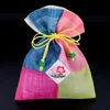 Renkli Küçük Bez Çanta Düğün Favor Bags Patchwork İpli Slubby yam Takı Çantası Kumaş Hediye Paketleme Çanta 10pcs / lot