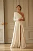 Liz Martinez 2020 robes de mariée fendues simples une épaule à manches longues plage Boho une ligne robes de mariée en satin robe de Novia9848326