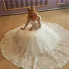Luxe manches longues en dentelle robe de bal robes de mariée 2020 avec appliques à encolure dégagée Traîne Tulle Robes de mariée mariage