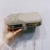 Hot Sale Rhinestones Flap Bröllop Bags Solid Kopplingar För Bröllop Smycken Tre Färger Prom Evening Party Crystals Shoulder Bag