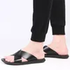 Merkmak Sandálias Homens Genuíno Chinelos De Couro Verão Brand Soft Confortável Praia Chinelos Homens Casual Cruz Slides