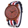 Nieuwe natuurlijke houten horloge Vogue ronde wijzerplaat nylon banden klok retro zwart rood hout horloges analoge kwarts polshorloge voor mannen cadeau3118215