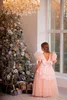 Różowy Tutu Flower Girl Dresses Długość podłogi Klejnot Neck Line Girls Princess Dress Custom Made Cute Boże Narodzenie Suknie Aplikacje