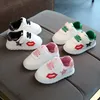 1-3 Yaşında İlkbahar Sonbahar Kız Bebek Boy Yürüyor Bebek Yumuşak Alt Caterpillar çorap Ayakkabı Ve Antiskid Sneakers