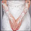 Fashion-2017 Plus Style Chic Dentelle Coude Gants De Mariage Avec Perles Élégantes Accessoires De Mariage Sans Doigts